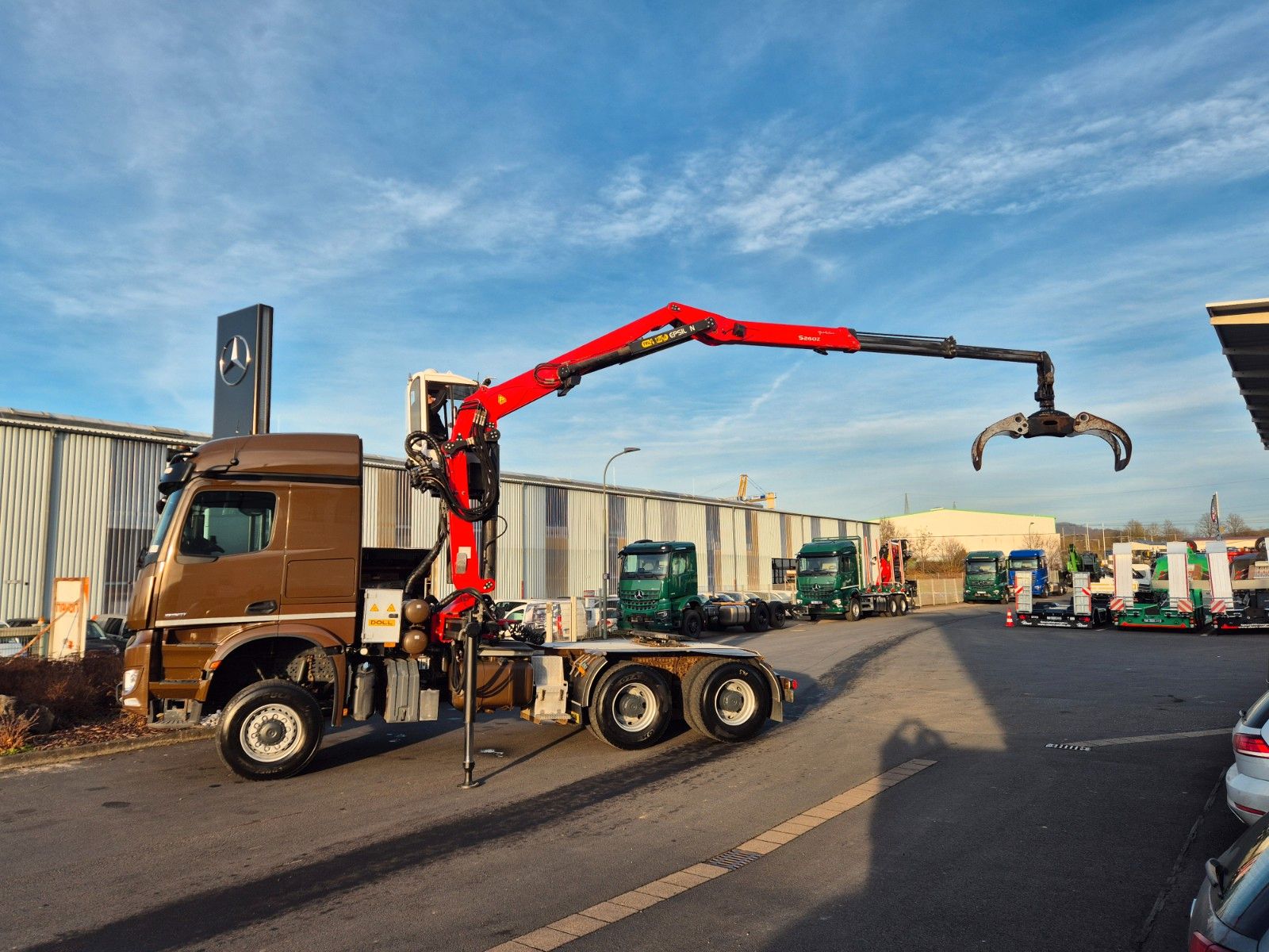 Fahrzeugabbildung Mercedes-Benz Arocs 3351 LS 6x6 Palfinger S260Z96 Y Crane