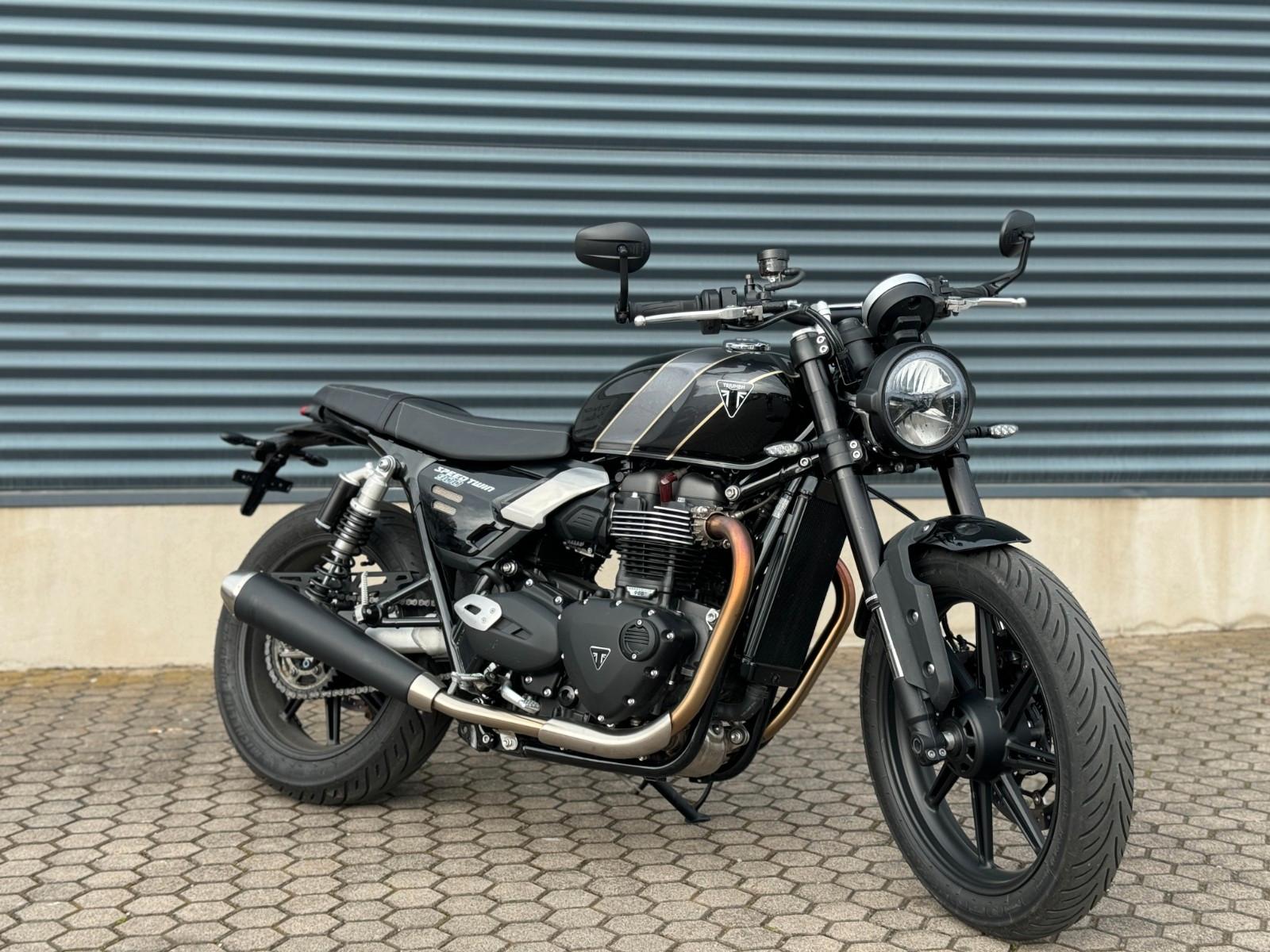 Triumph Speed Twin 900 TOP, wenig Kilometer