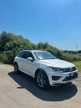 Volkswagen Touareg 3.0 V6 TDI SCR Exclusive Terrain Tec... - Volkswagen Touareg mit Diesel-Antrieb: Weiß
