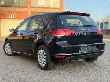 Volkswagen Golf - 6
