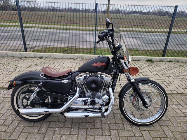 Harley-Davidson XL 1200 V SPORTSTER 72 SEVENTY TWO + HELM