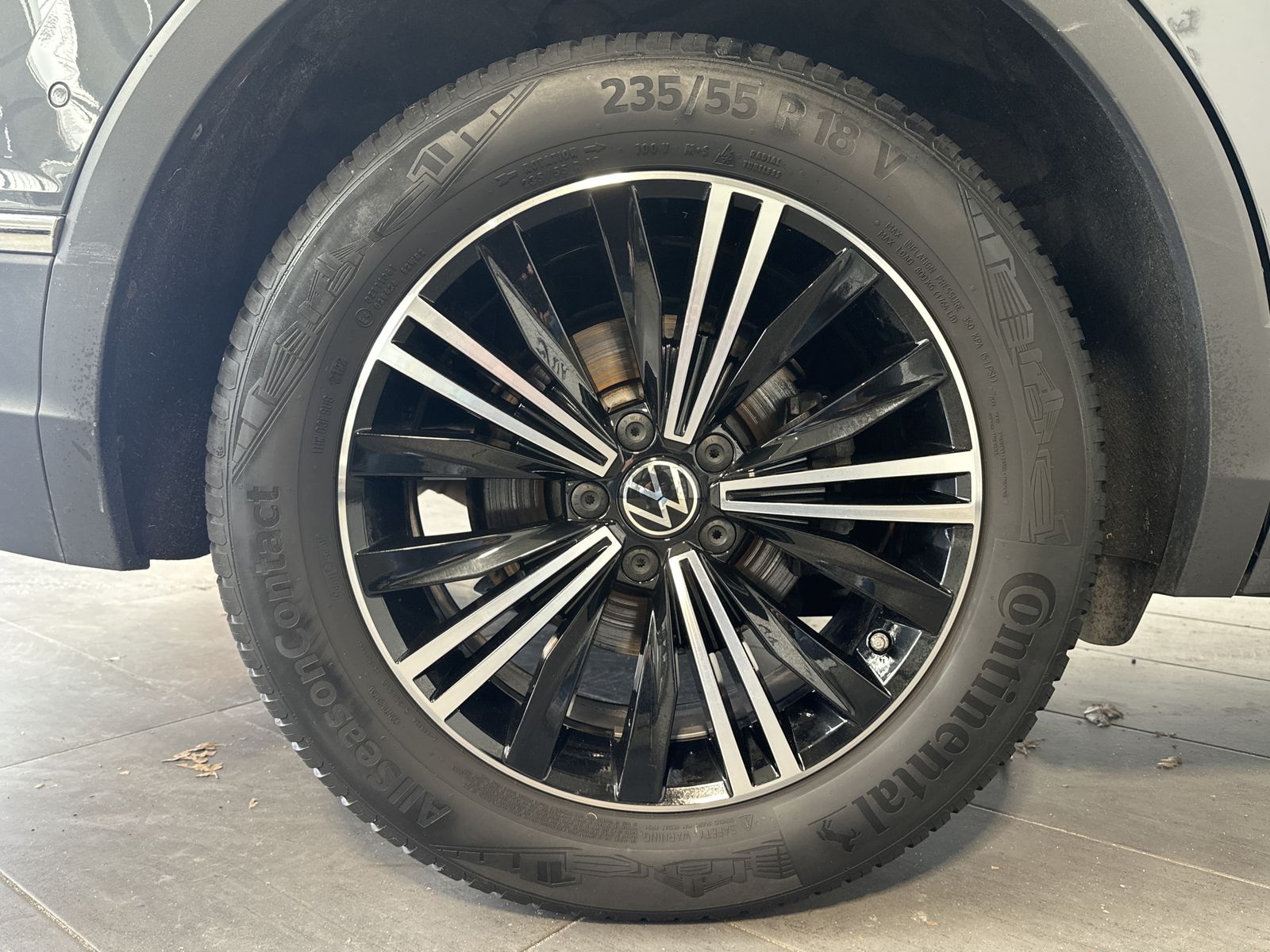 Fahrzeugabbildung Volkswagen Tiguan 1.5 TSI DSG Active NAV+LED+KAMERA+ACC+2HD