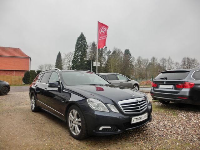 Mercedes-Benz E 220 E -Klasse T-Modell E 220 CDI/ Xenon / Navi