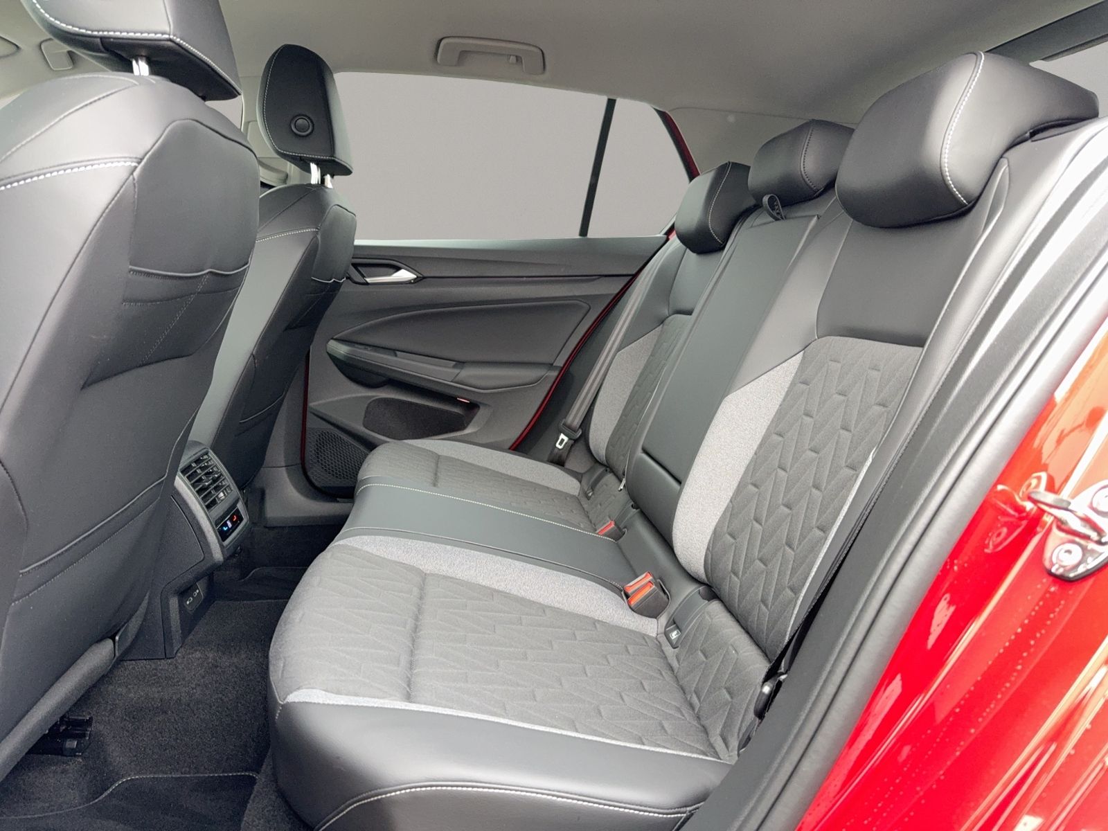 Golf VIII 1.5 eTSI Goal, AHK, Navi, ACC, RearVie