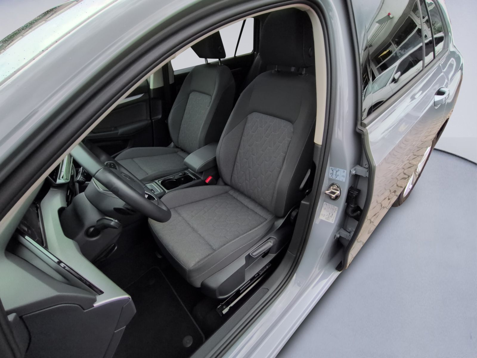 Golf VIII Variant 2.0TDI DSG Life KAMERA+LED+AHK