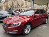 Volvo V60 T4 Momentum XENON BLIS DAB CAMERA - rote Volvo V60