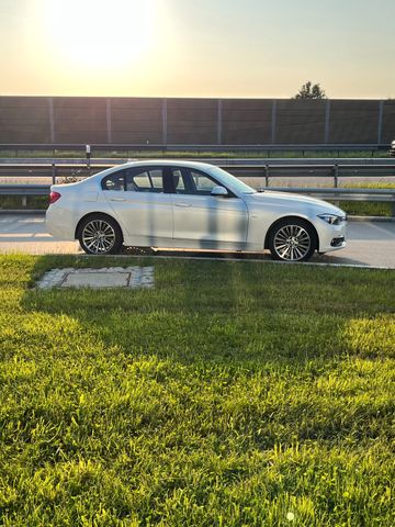 BMW 320d xDrive Luxury Line 