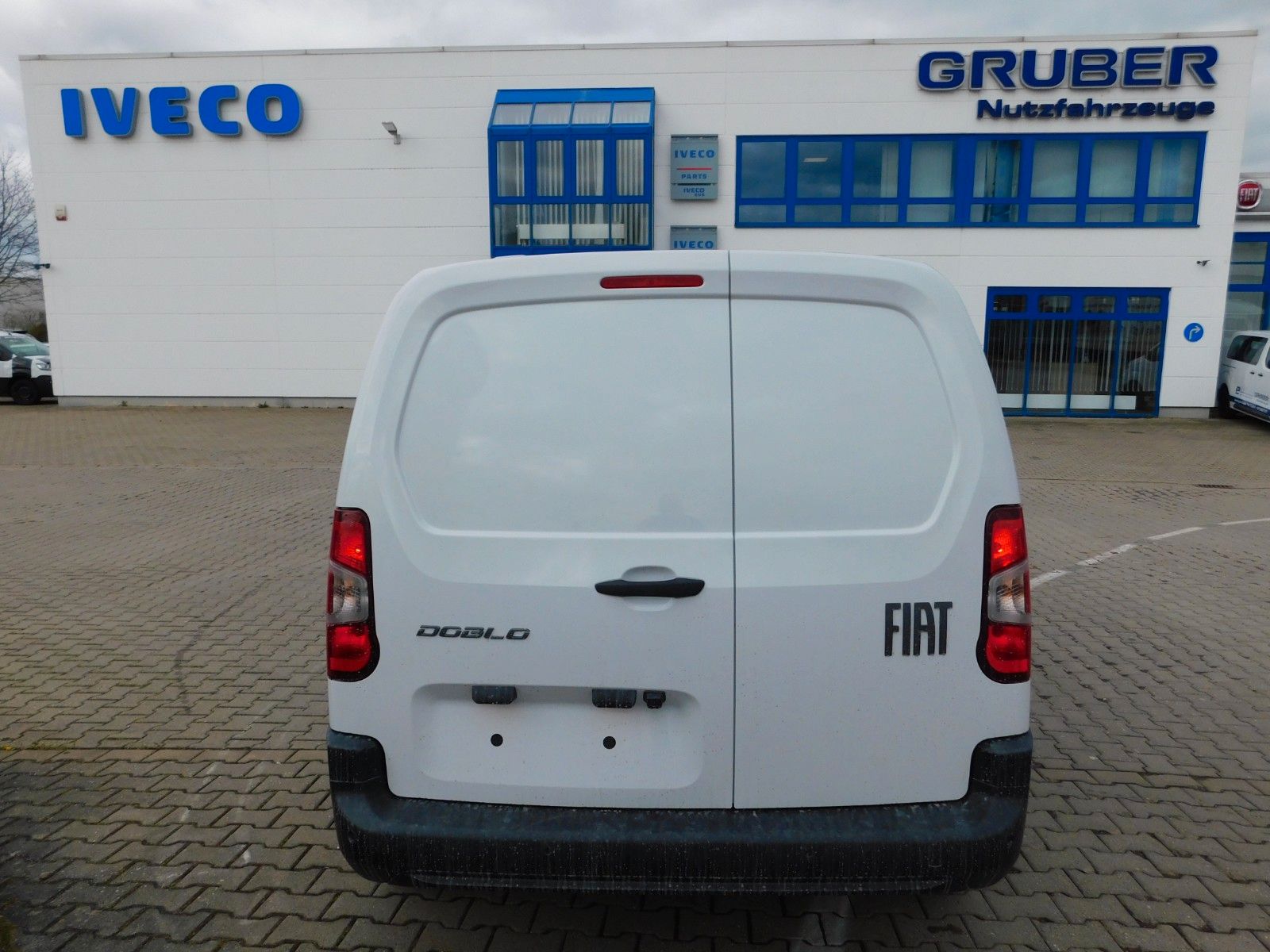 Fahrzeugabbildung Fiat Doblò Kastenwagen XL 1.5 Diesel 75 kW