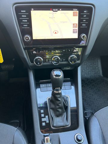 Fahrzeugabbildung Skoda Octavia 1.4 DSG "CNG" Style+Navi+1.Hand+CarPlay+