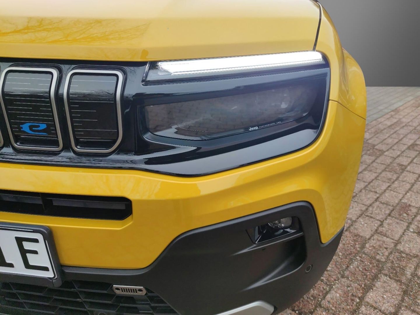 Fahrzeugabbildung Jeep Avenger Summit 1.2 MHEV -Leder-Panoramadach-MY26