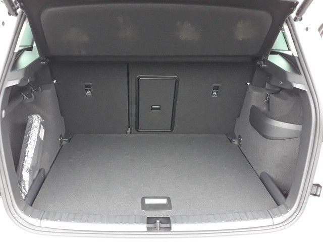 Fahrzeugabbildung SKODA Karoq 2.0TDI DSG Tour +AHK+NAVI+PDC+