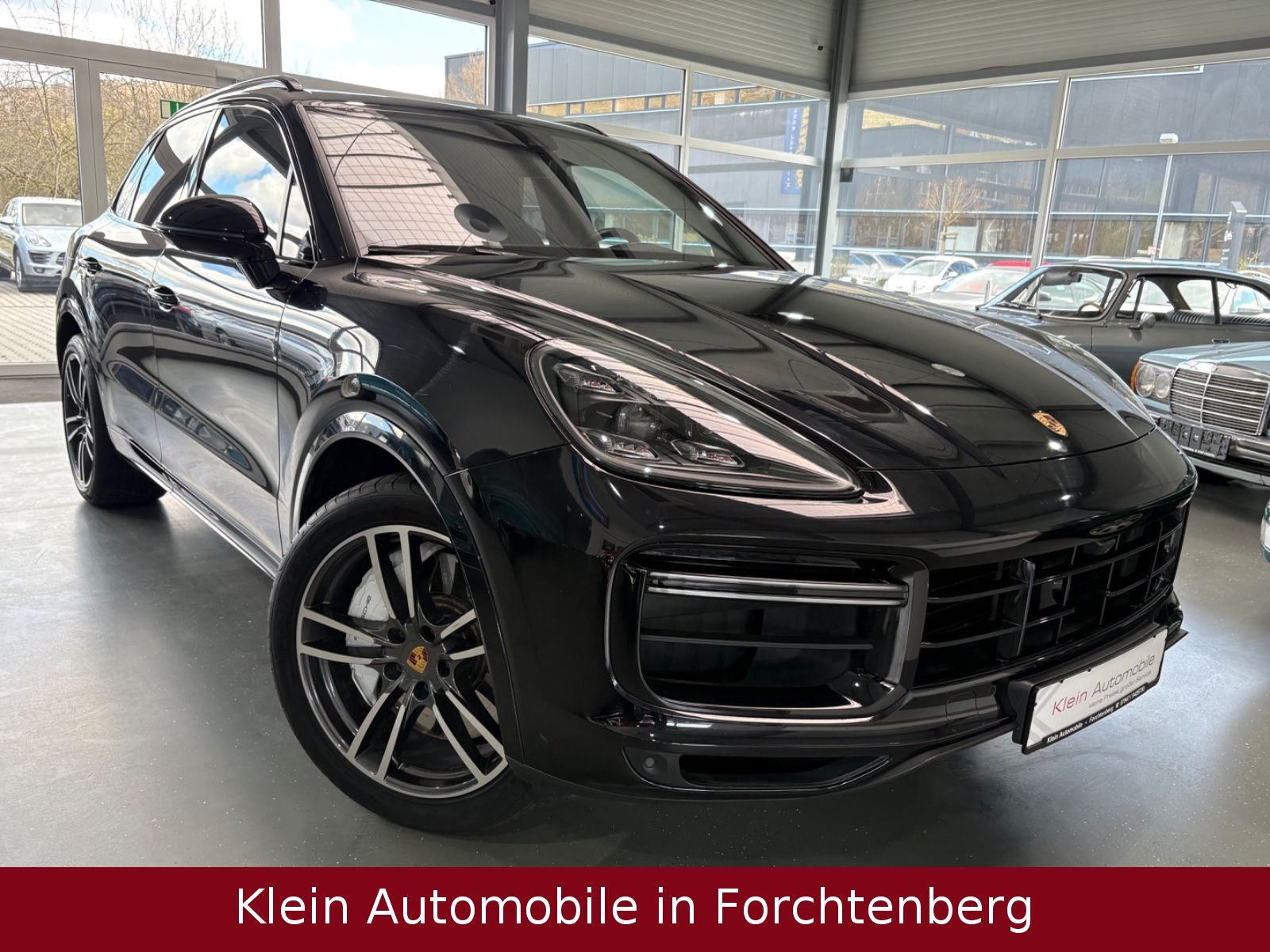 PORSCHE Cayenne Turbo MatrixNachtsichtSitzklimaACCPano21