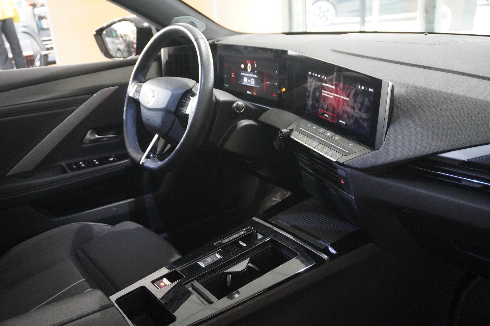 Fahrzeugabbildung Opel Astra L ST 1.2T GS SPORT NAVI/LED/VIRTUAL/SH/AHK
