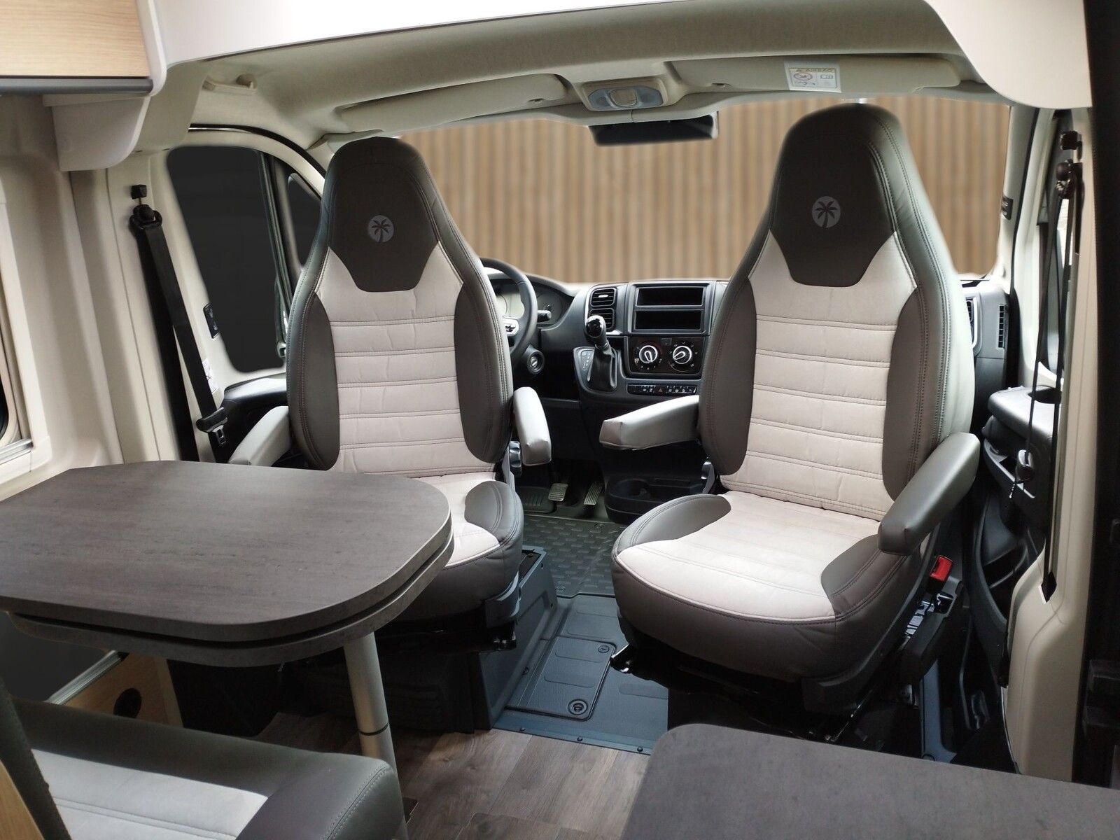 Fahrzeugabbildung Sunlight Adventure Cliff 600 Automatik, Dörr Edition, LTE