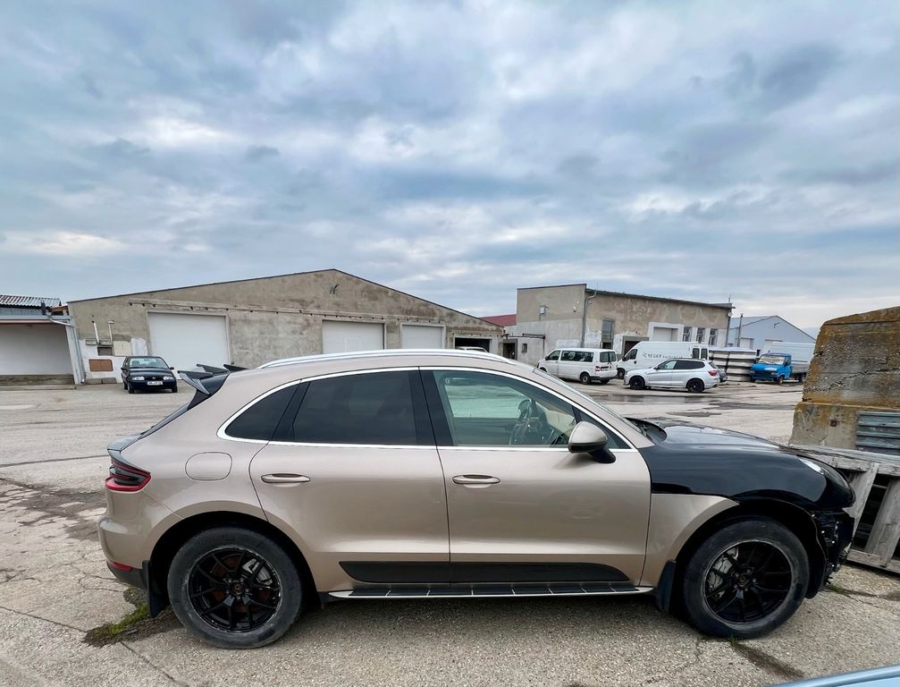 Image of Porsche Macan
