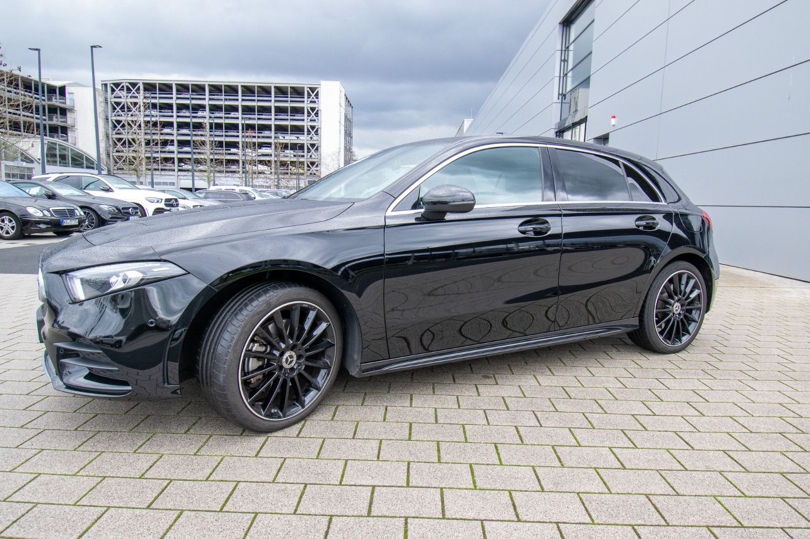 MERCEDES-BENZ A 250 e Kompaktlimo AMG-Paket, LED, 8-fach uvm.