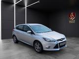 Ford Focus Lim. Titanium Klima~PDC V+H~Allwetter~MFL - Ford Focus aus 2011: Limousine