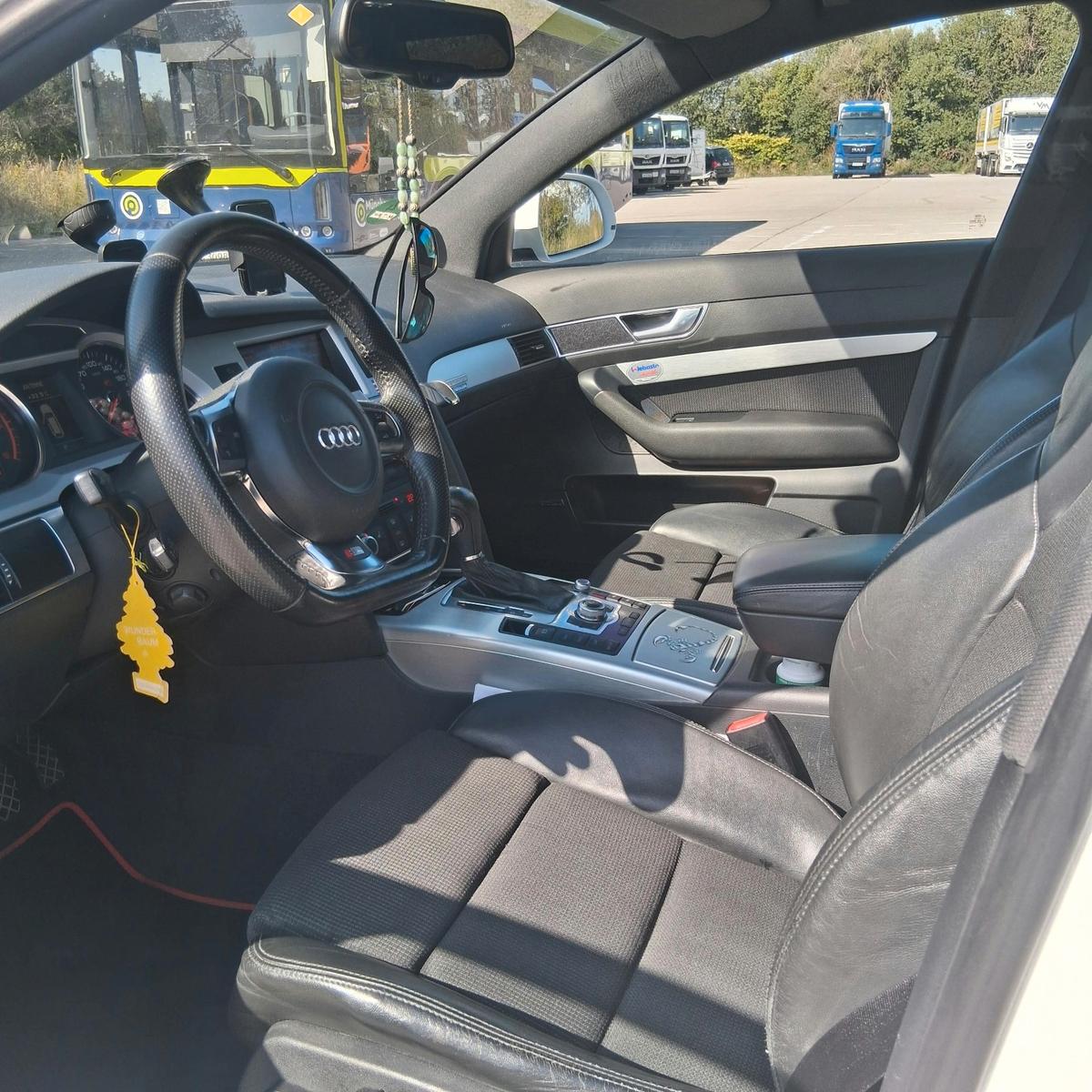 Audi Quattro 2011 — photo 12