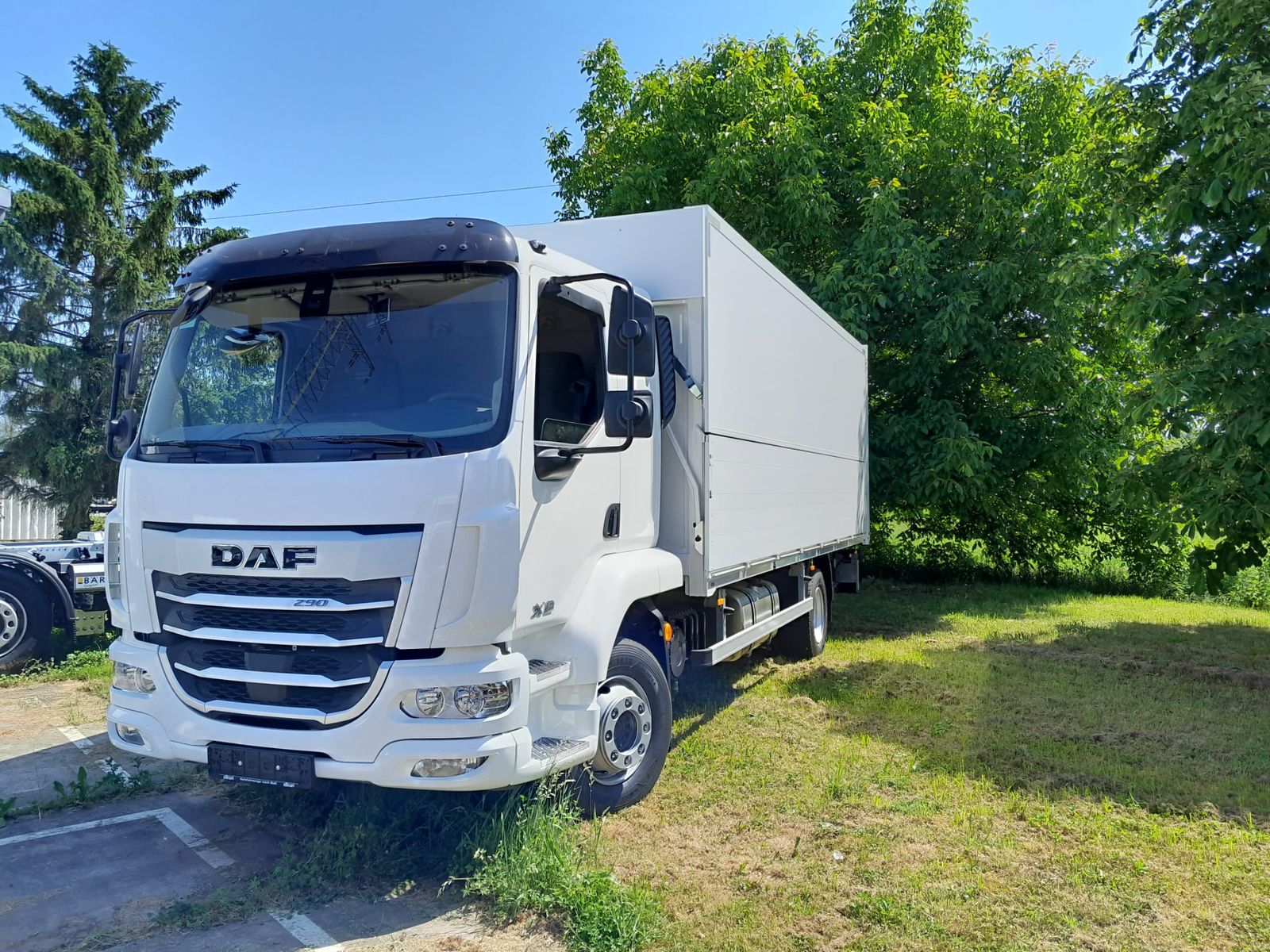 Fahrzeugabbildung DAF FA XB 290 16t Swing-Board-Aufbau