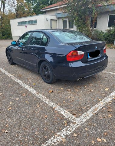 BMW 318i -