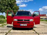 Volkswagen T4 Caravelle, frischer TÜV - rote Volkswagen T4 Caravelle