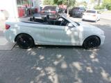 BMW 218 Baureihe 2 Cabrio 218 d Advantage M Lenkrad - mit Diesel-Antrieb: Weiß, Cabrio