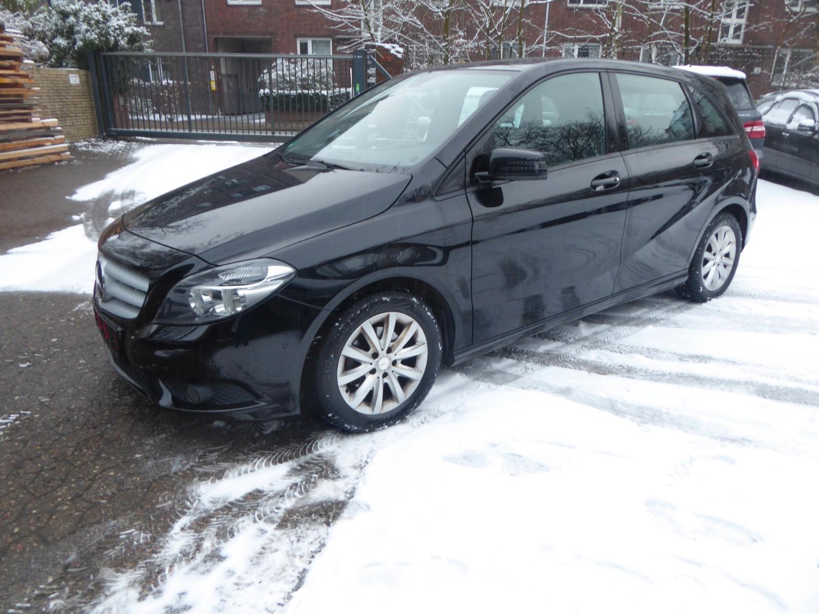 Mercedes-Benz B 180, schwarz, AHK