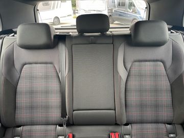 Volkswagen Golf VIII 2.0 TSI DSG GTI LED-PLUS CAM SHZ PDC