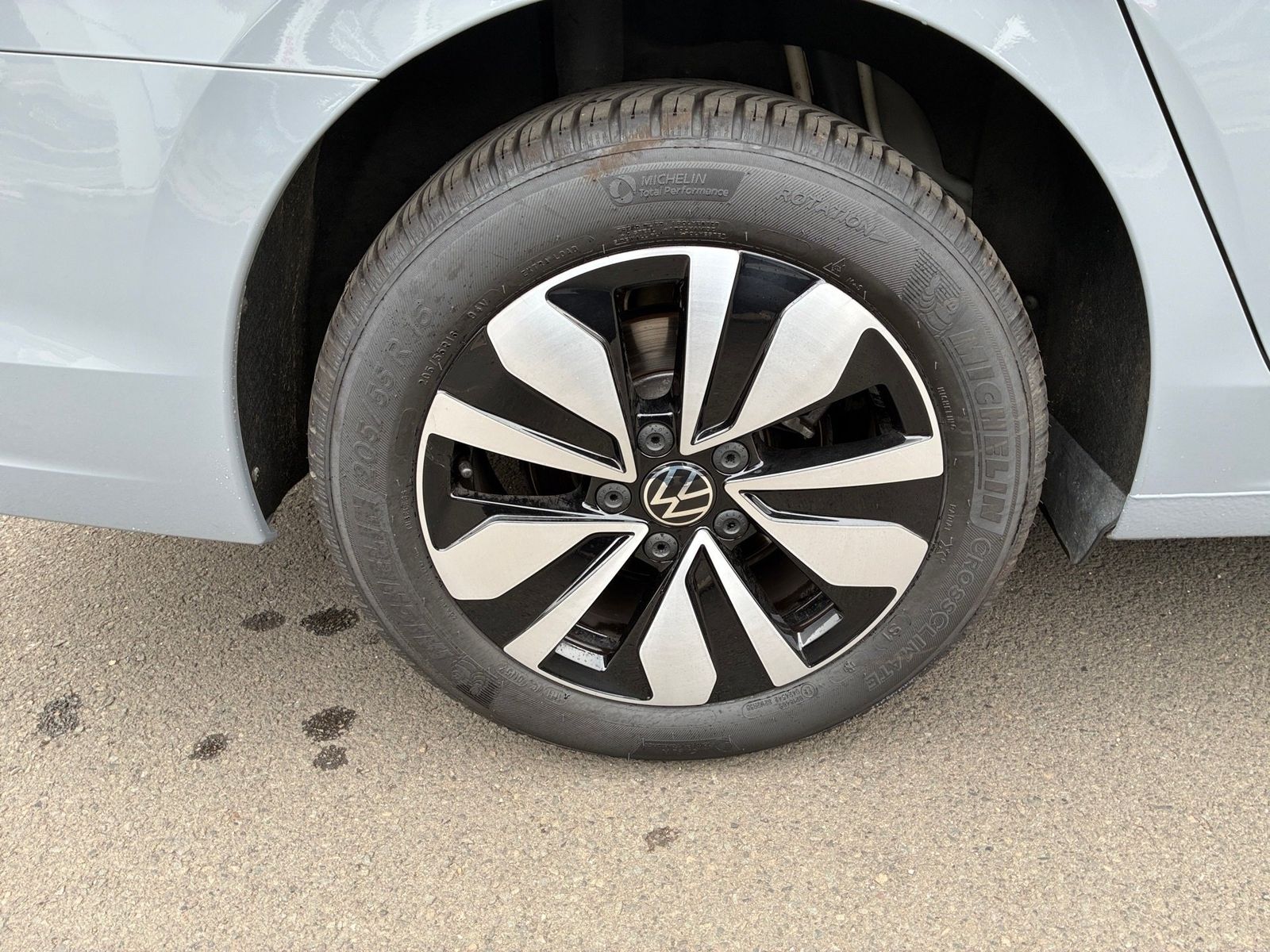 Fahrzeugabbildung Volkswagen Golf VIII Variant 1.5 TSI 85 kW Goal Kamera,LED