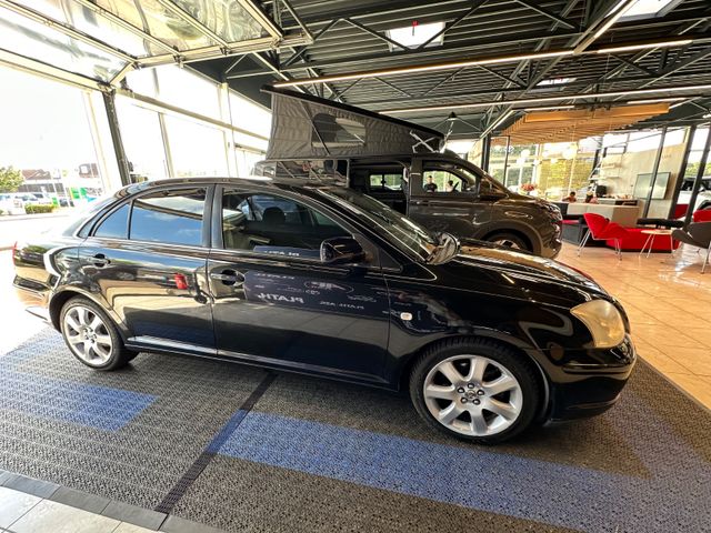 Toyota Avensis 2.4 Executive Liftback