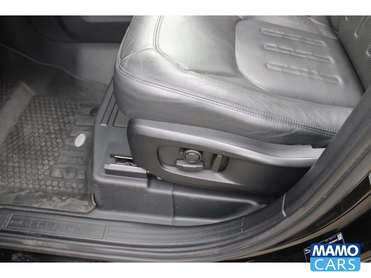 Land Rover Defender 110 D300 HSE/Black P. /AHK/Winter Paket