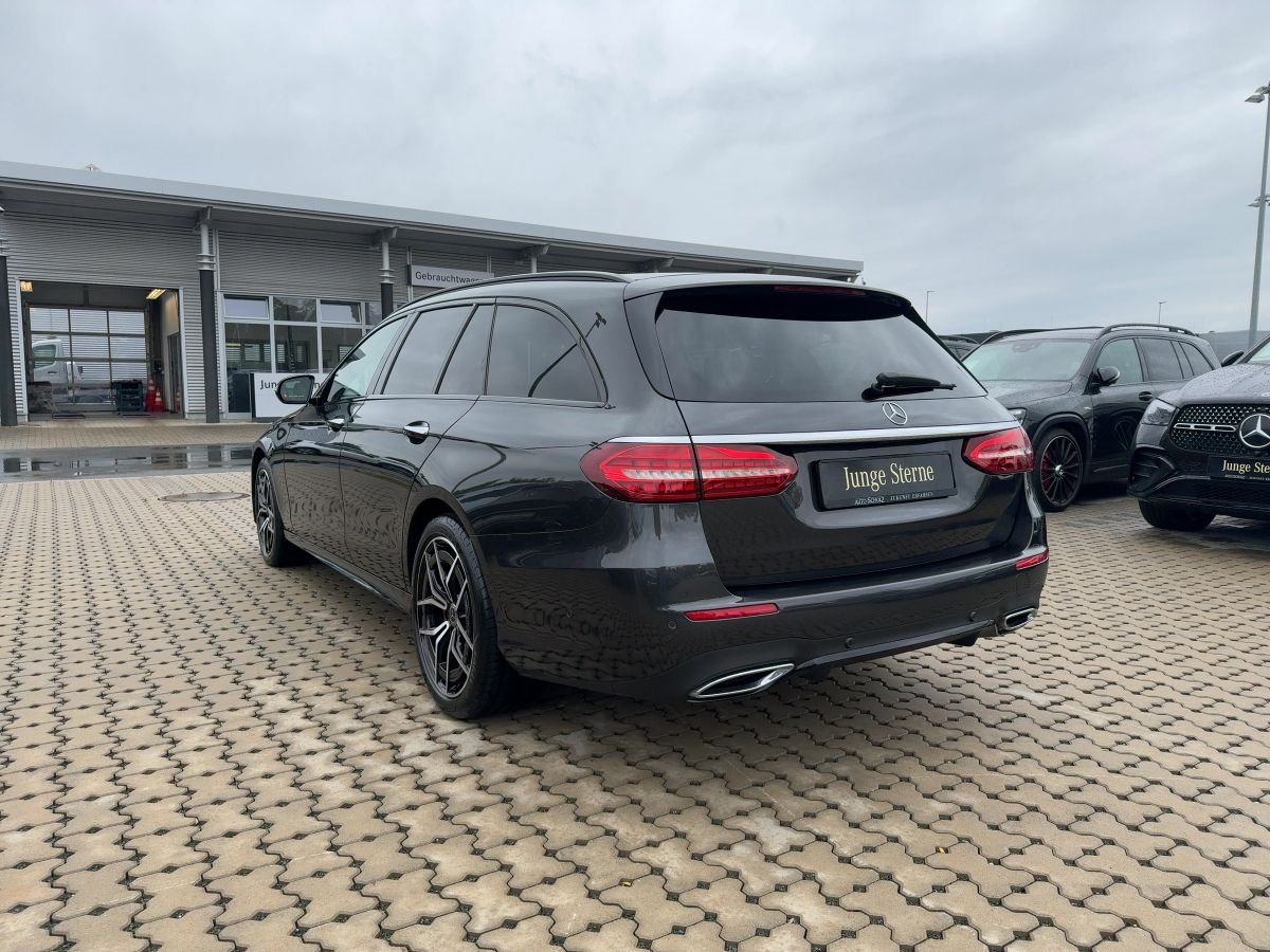 Mercedes-Benz E 400 d 4M T AMG+NIGHT+AIR BODY+DISTR PLUS+PANO+ imagem 3