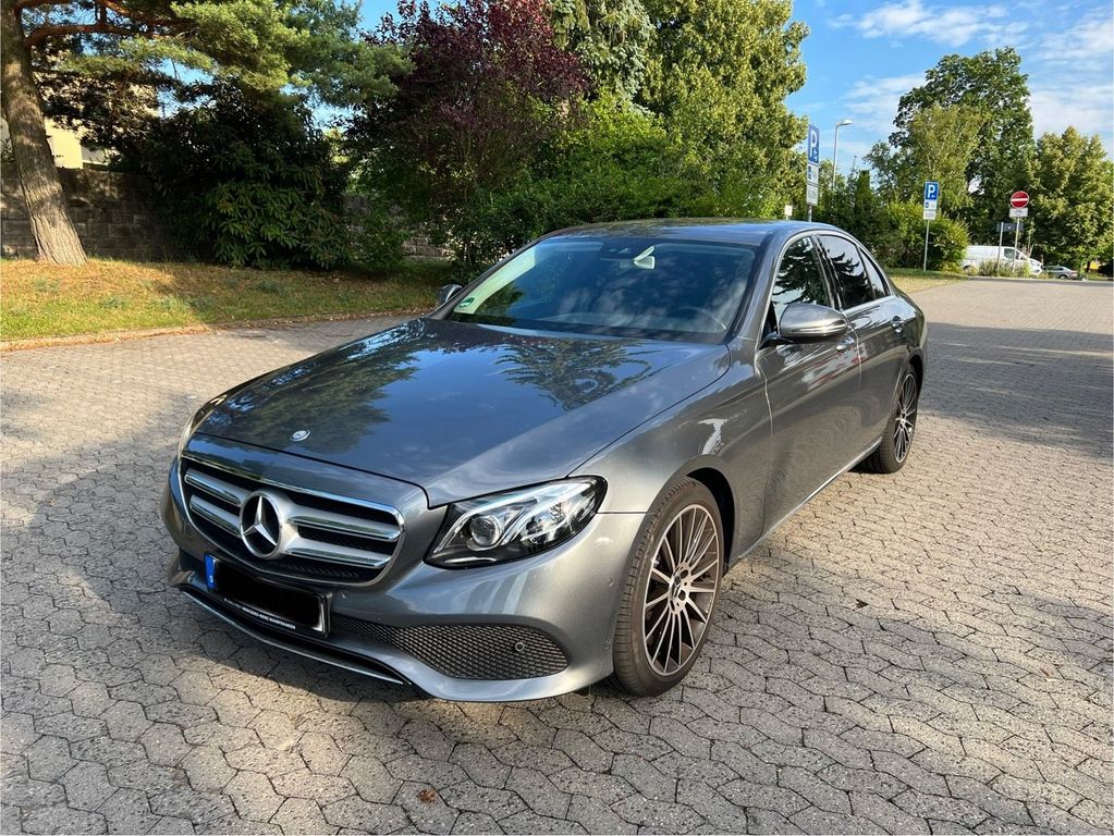 Image of Mercedes-Benz E 220