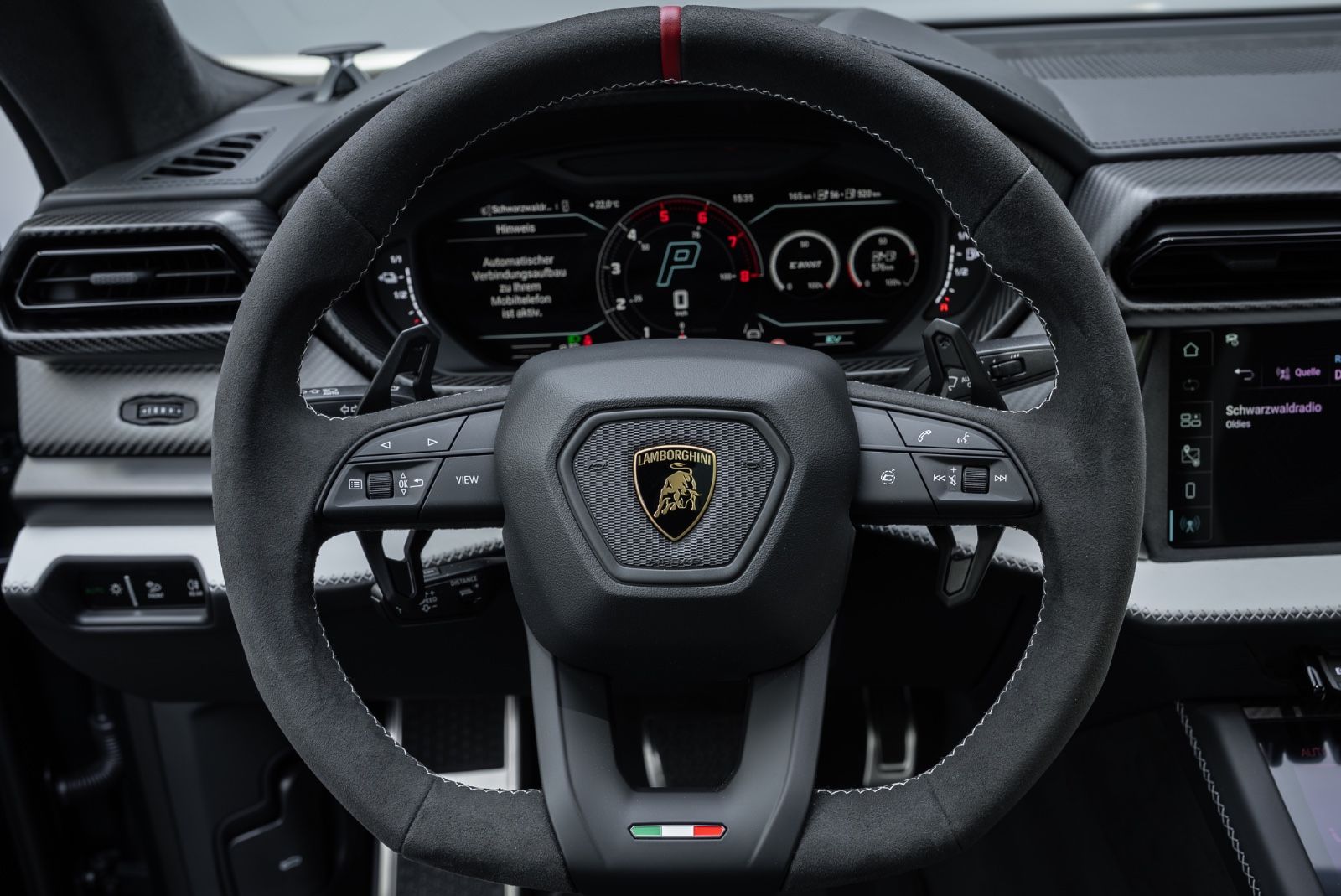 Fahrzeugabbildung Lamborghini Urus SE AKRAPOVIC/CARBON/PANO/B&O/FULL PPF