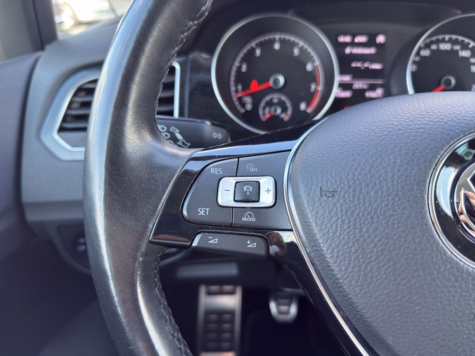 Volkswagen Golf Sportsvan 1.2 TSI SOUND*Navi*App-Connect*PD