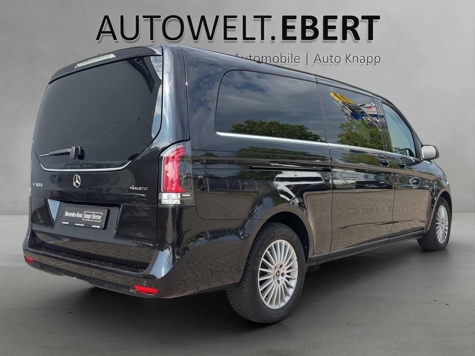 Fahrzeugabbildung Mercedes-Benz V300d 4M XL Avantg DISTRO 8-Sitz AHK Standh MLED