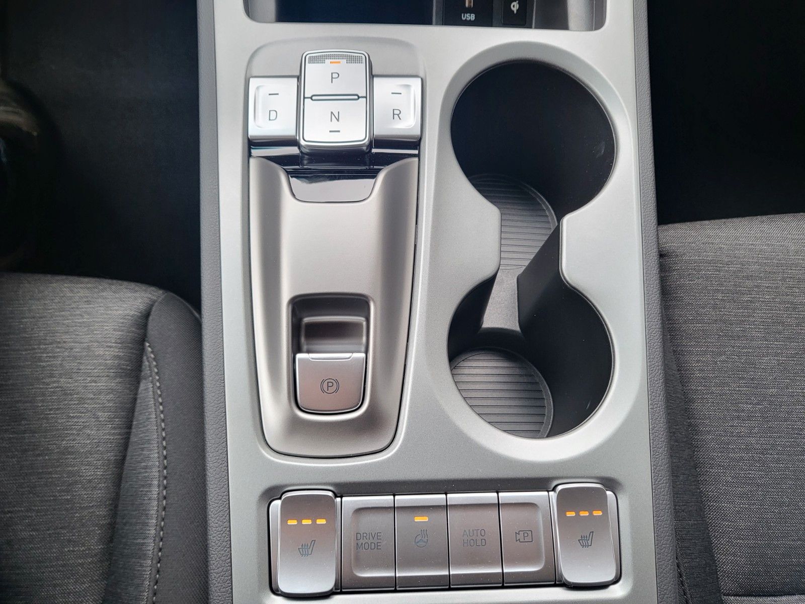 Fahrzeugabbildung Hyundai KONA Elektro ADVANTAGE 100kw NAVI Wärmepumpe