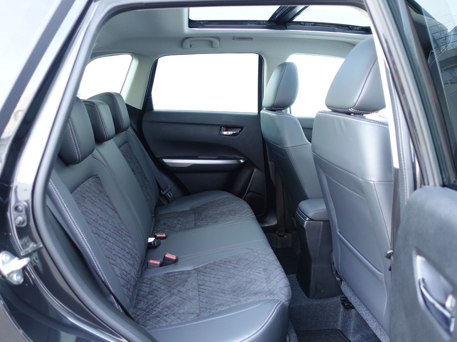 Fahrzeugabbildung Suzuki Vitara 1.4 6-Stufen Automatik Comfort+,NAVI,SHZ