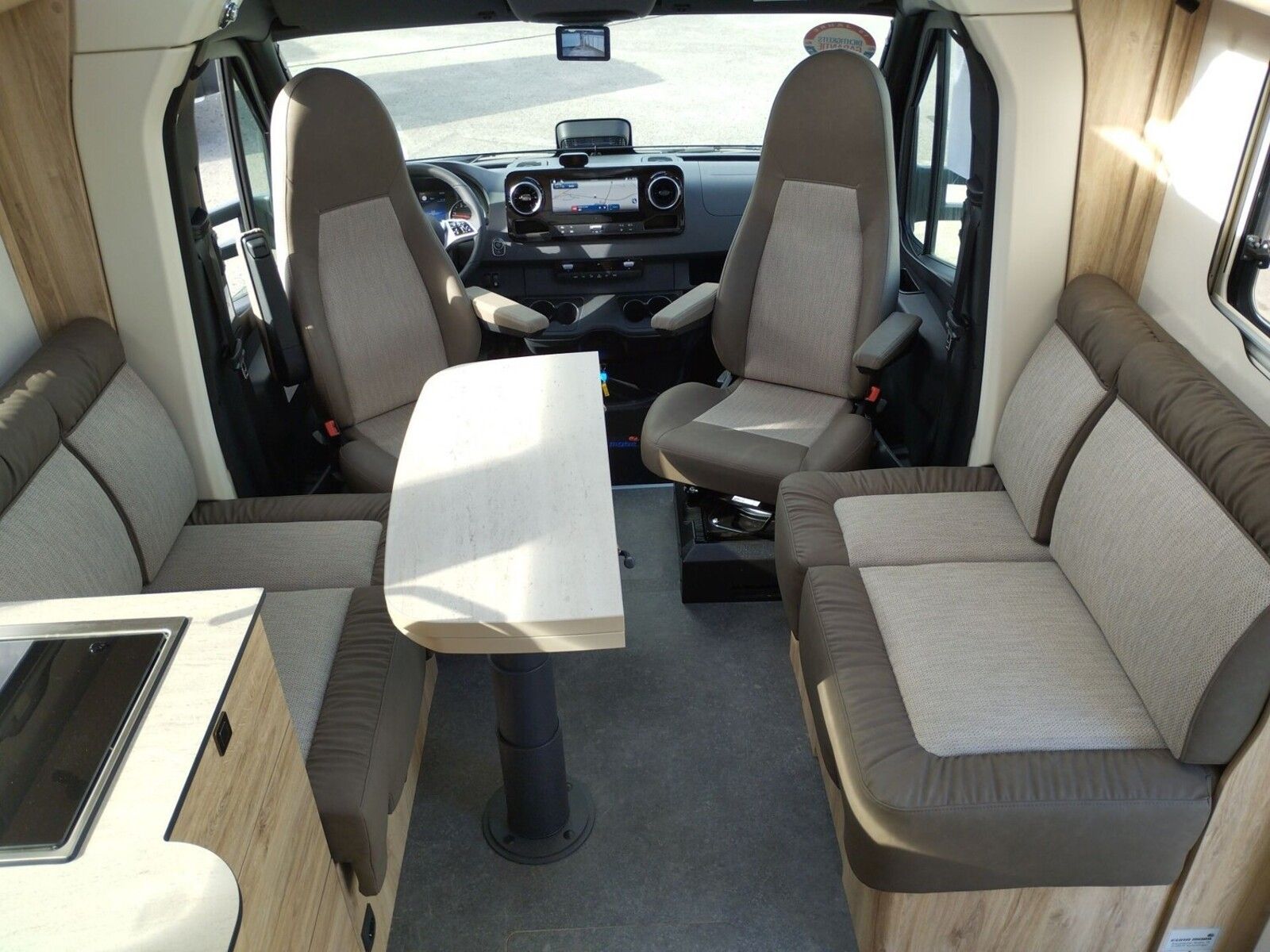 Fahrzeugabbildung Eura Mobil Profila T PT 726 EB Dörr 30 Jahre Sonderedition