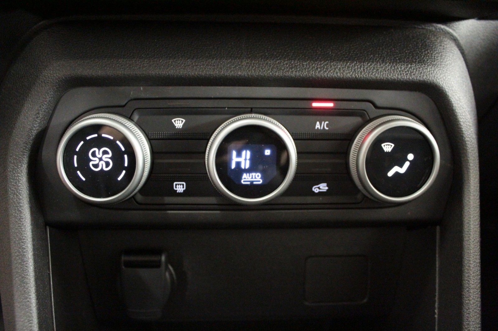 Fahrzeugabbildung Dacia Sandero TCe 100  Benzin /Gas  LPG*Winterpaket*