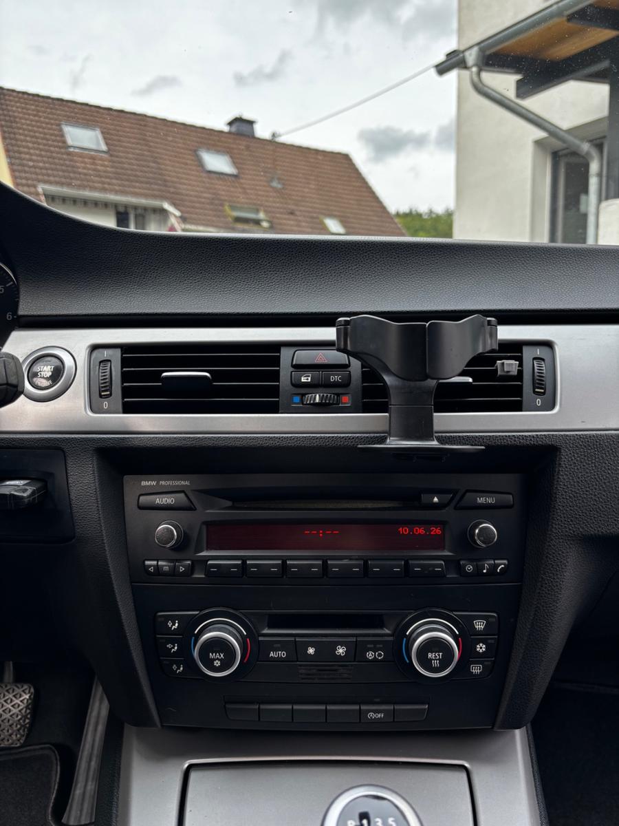 BMW 318 2008 — photo 10