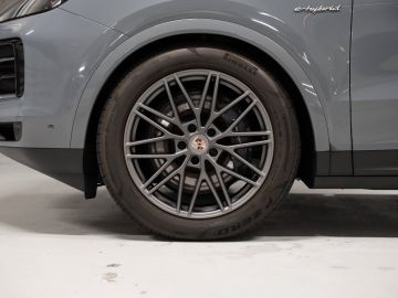 Porsche Cayenne - 6