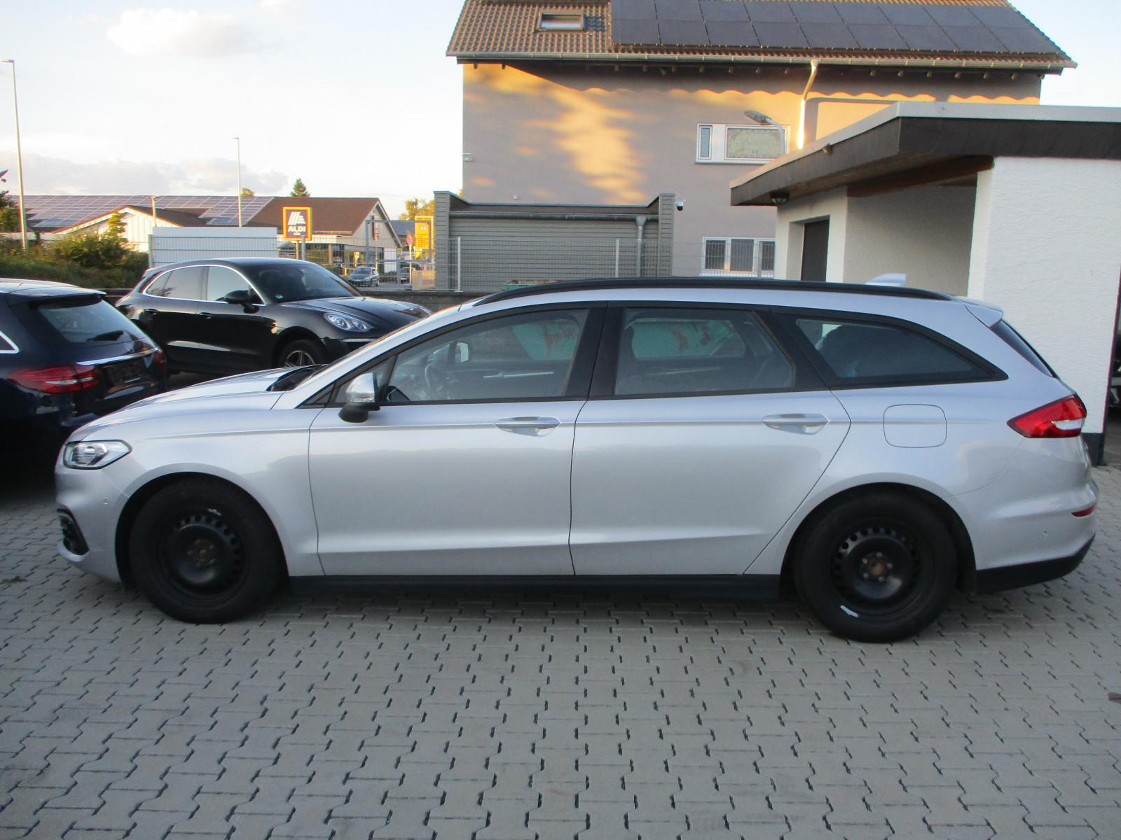 Ford Mondeo 2,0 NAVI KAMERA SPURH PDC LED SITZH TEMPO