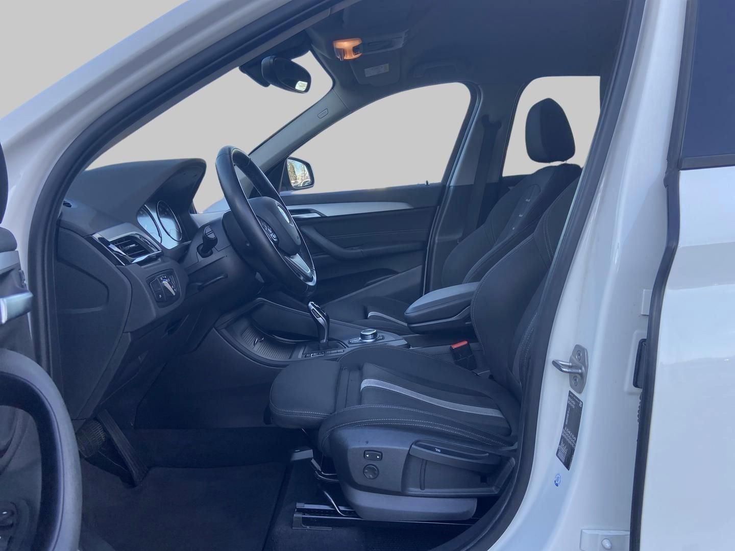 BMW X1 sDrive18d Navi LED SHZ PA PDC Sportsitze foto 9