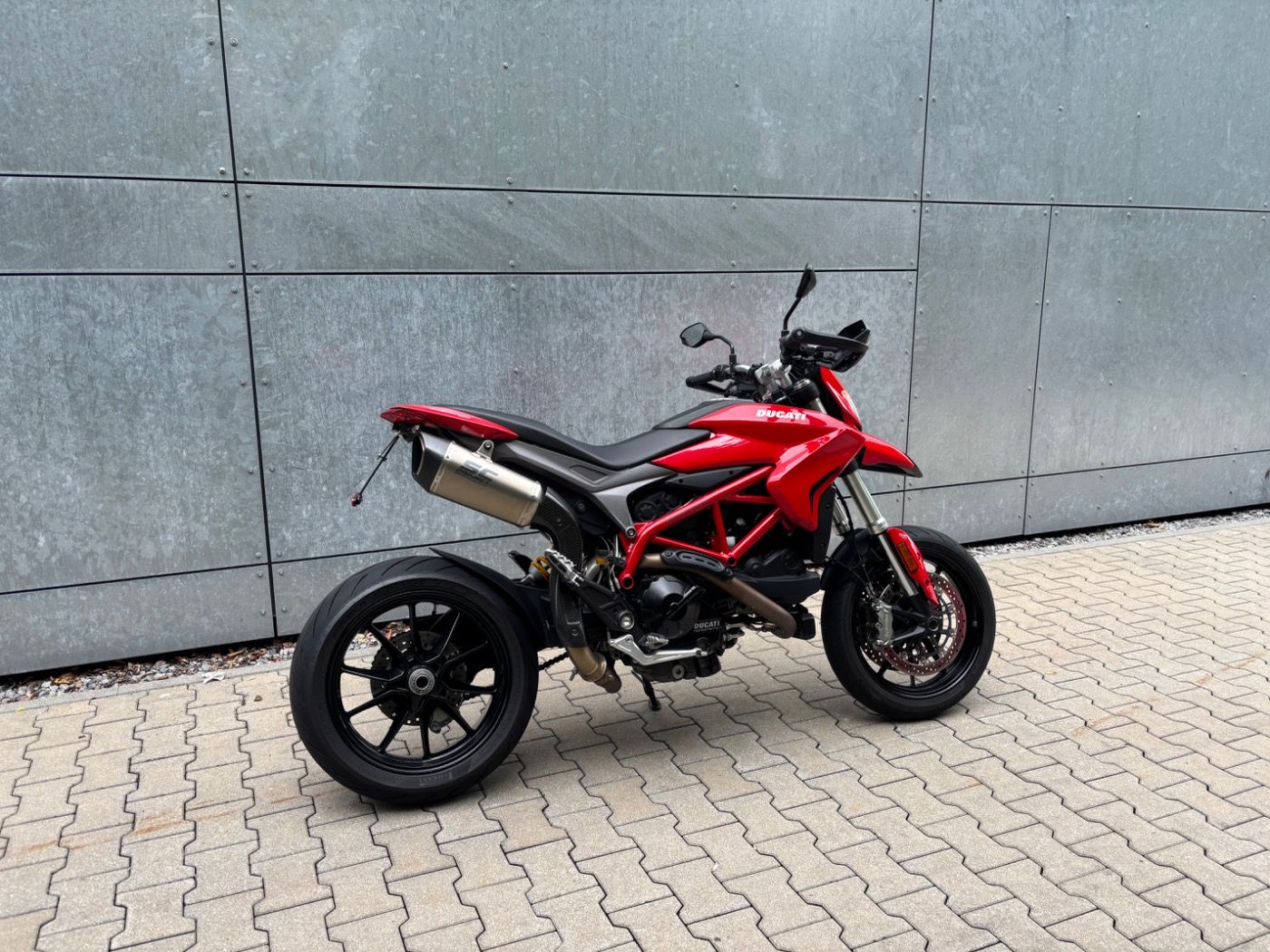 Fahrzeugabbildung Ducati Hypermotard 939