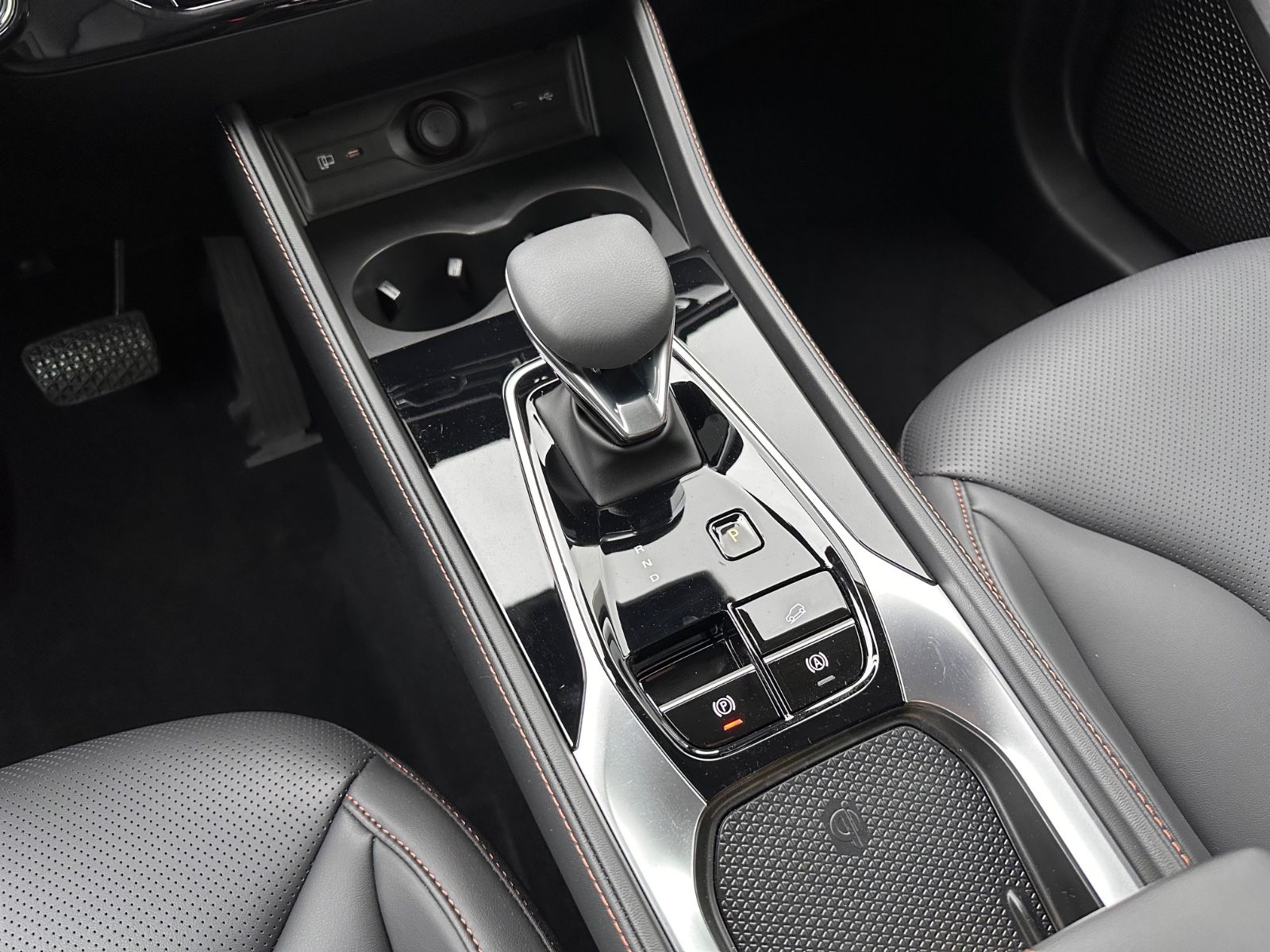 Fahrzeugabbildung MG HS 1.5 Luxury Hybrid APP/Navi/Kamera/Totwinkel