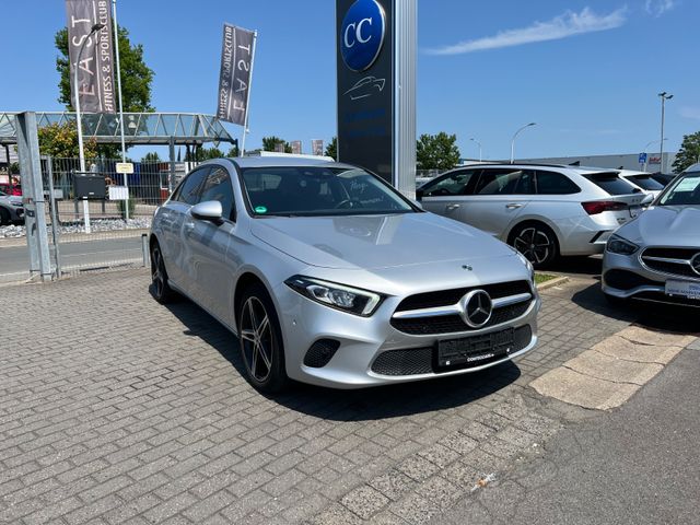 MERCEDES-BENZ A 250e Limousine Style DISTRONIC-LED-ANHÄNGER K.
