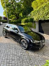 Audi S3 2.0 300PS quattro hatchback - : Schweiz