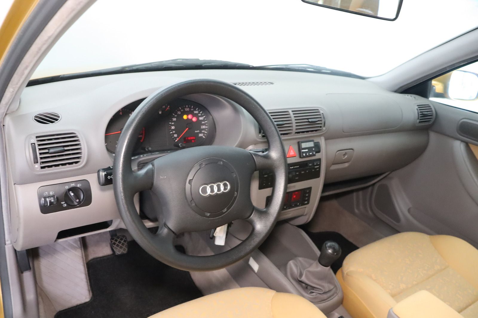 Fahrzeugabbildung Audi A3 1.8 * 1.Hand * Standhzg. * HU/AU neu