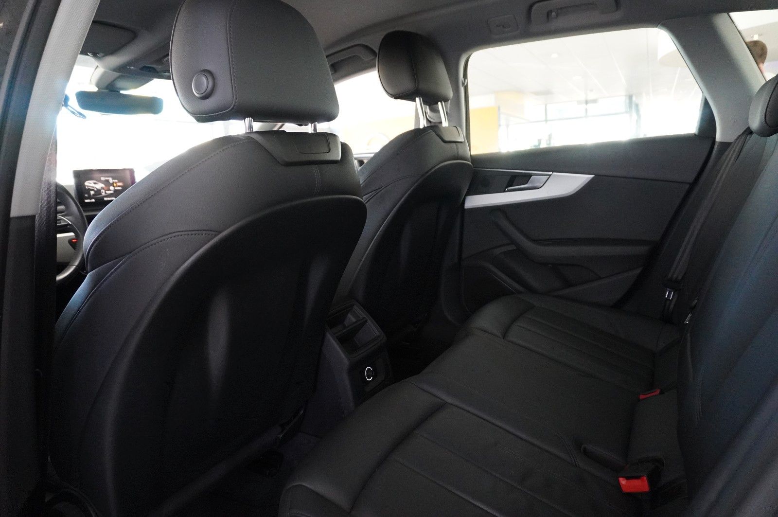 Fahrzeugabbildung Audi A4 Allroad quattro 45 TFSI LEDER/MMI/SHZ/LED/AHK